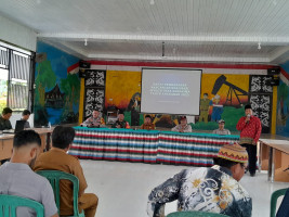 RAPAT PEMBAHASAN RANCANGAN REALISASI APBDES TAHUN 2025.